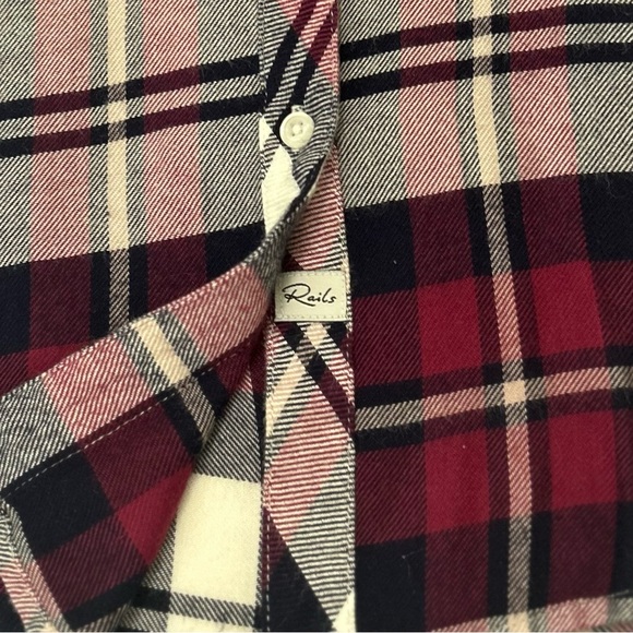 Rails Hunter Burgundy, Navy, and White Plaid Blouse. Size: XS - Picture 4 of 8